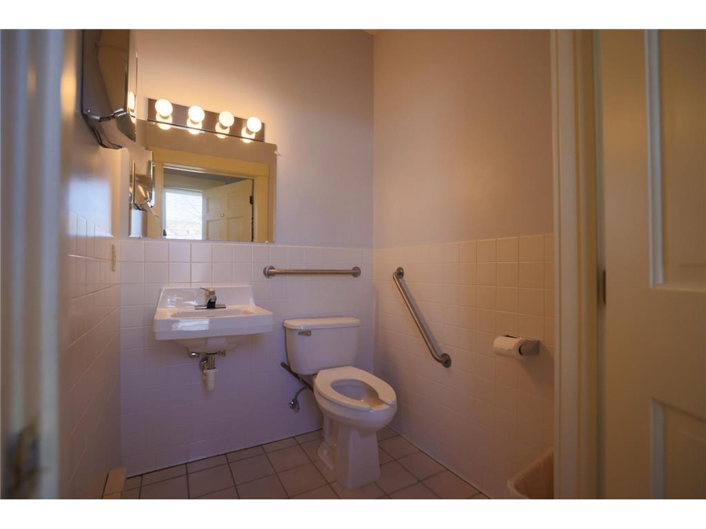 951 Grand Avenue Saint Paul MN 55105 6676714 image25