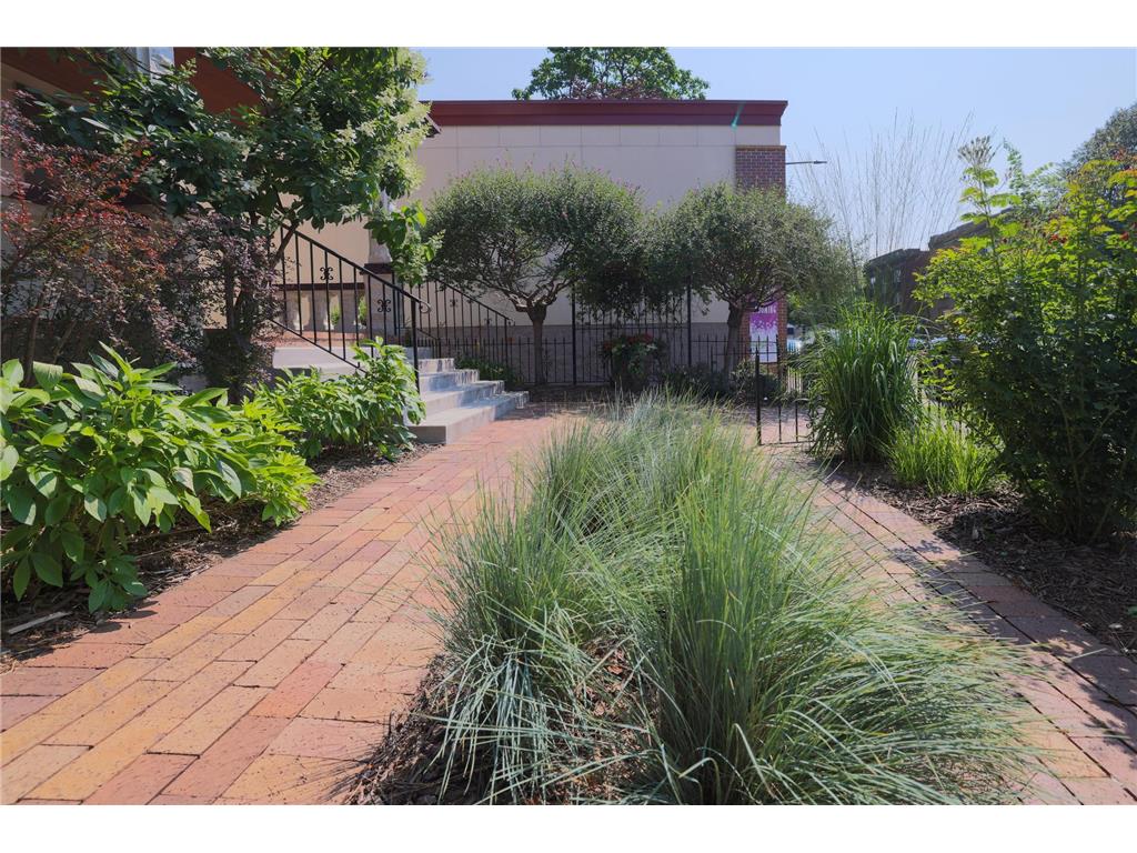 951 Grand Avenue Saint Paul MN 55105 6676714 image3