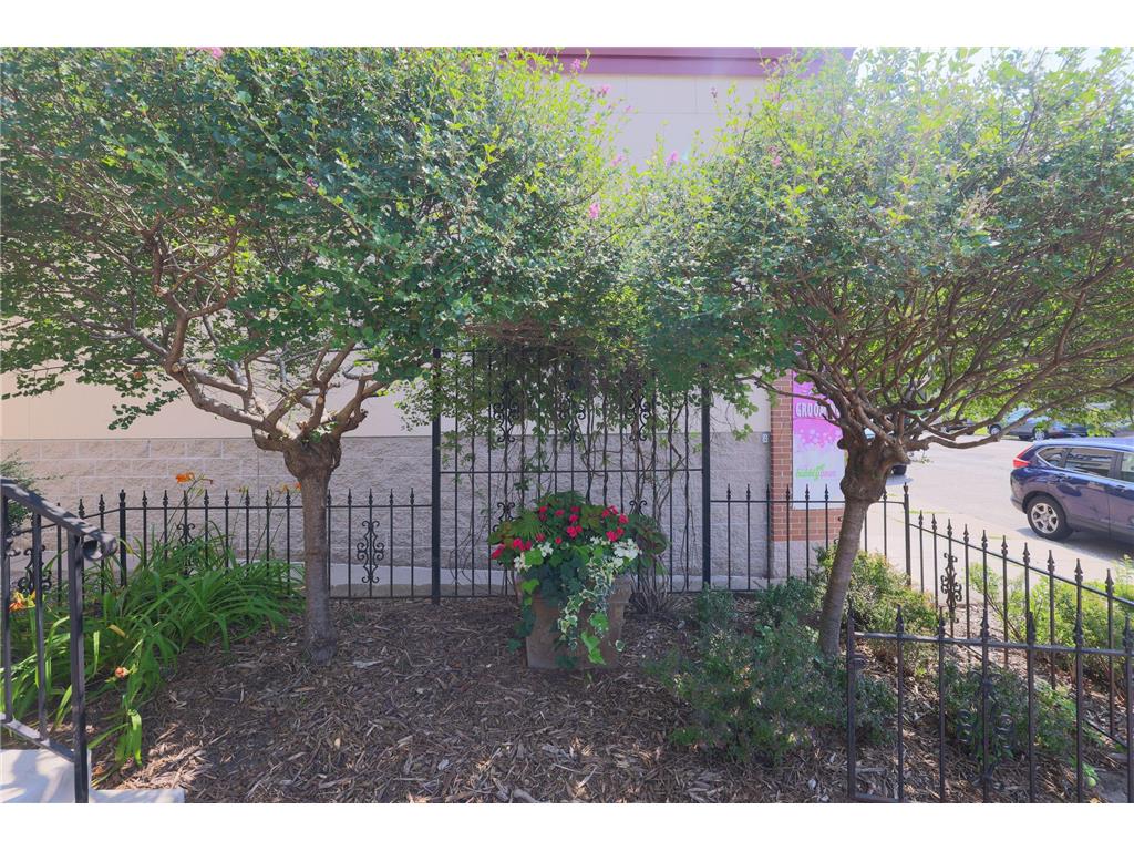 951 Grand Avenue Saint Paul MN 55105 6676714 image4