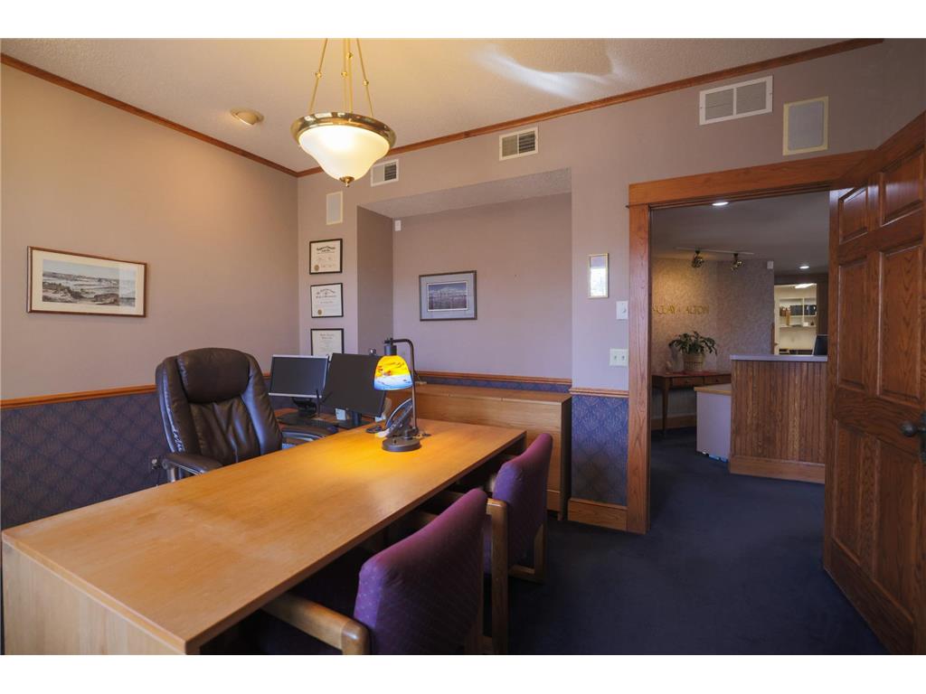 951 Grand Avenue Saint Paul MN 55105 7079533 image9