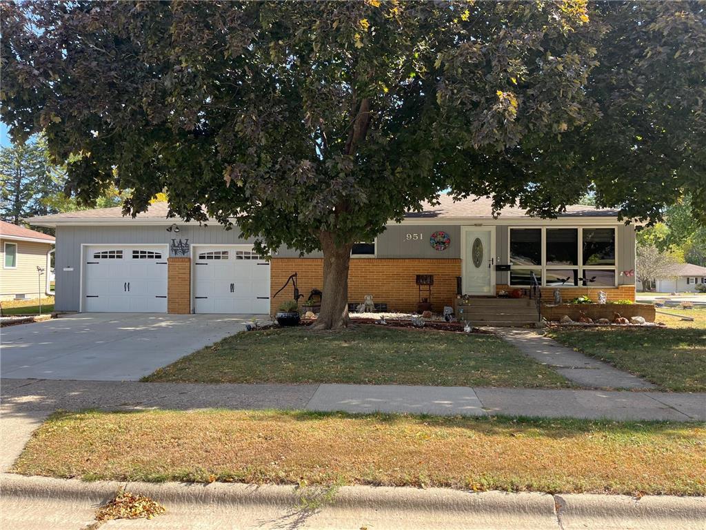 951 S Prairie Avenue Fairmont MN 56031 6611267 image1