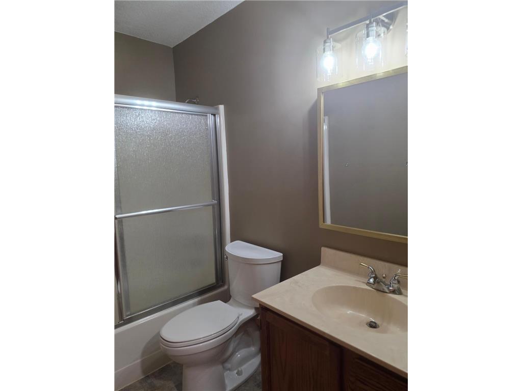 951 W Village Circle SE Rochester MN 55904 7005656 image5