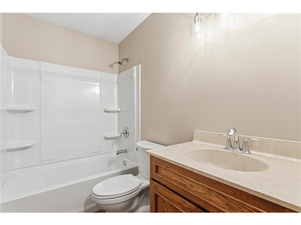 951 W Village Circle SE Rochester MN 55904 7060420 image19