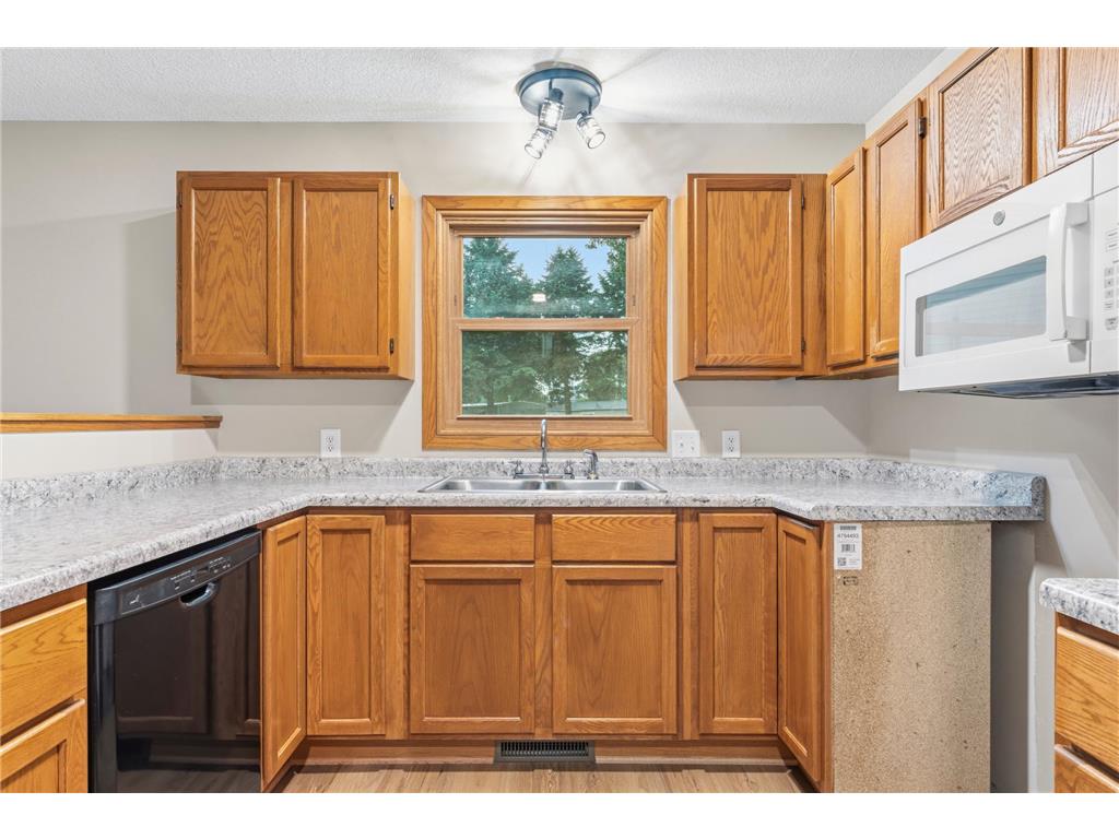 951 W Village Circle SE Rochester MN 55904 7060420 image21