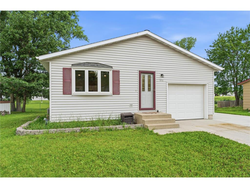 951 W Village Circle SE Rochester MN 55904 7060420 image3