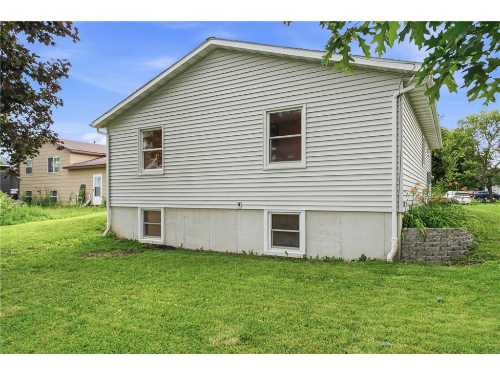 951 W Village Circle SE Rochester MN 55904 7060420 image6