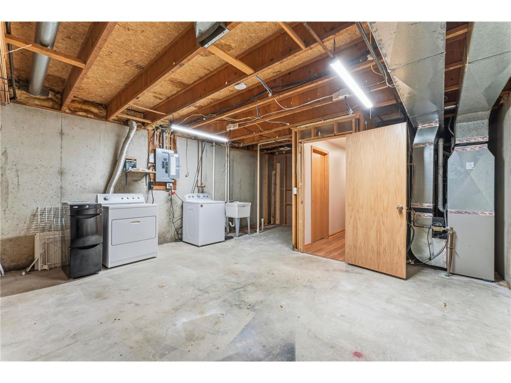 951 W Village Circle SE Rochester MN 55904 7060420 image9