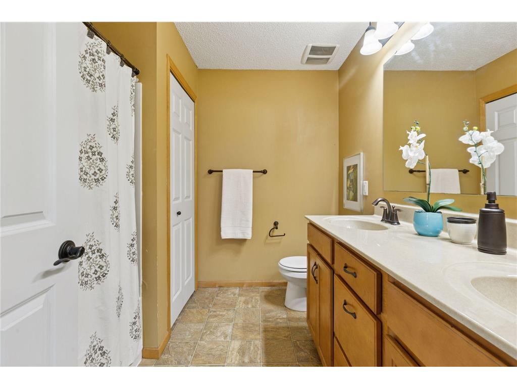 9512 Scott Lane N Brooklyn Park MN 55443 7002469 image13