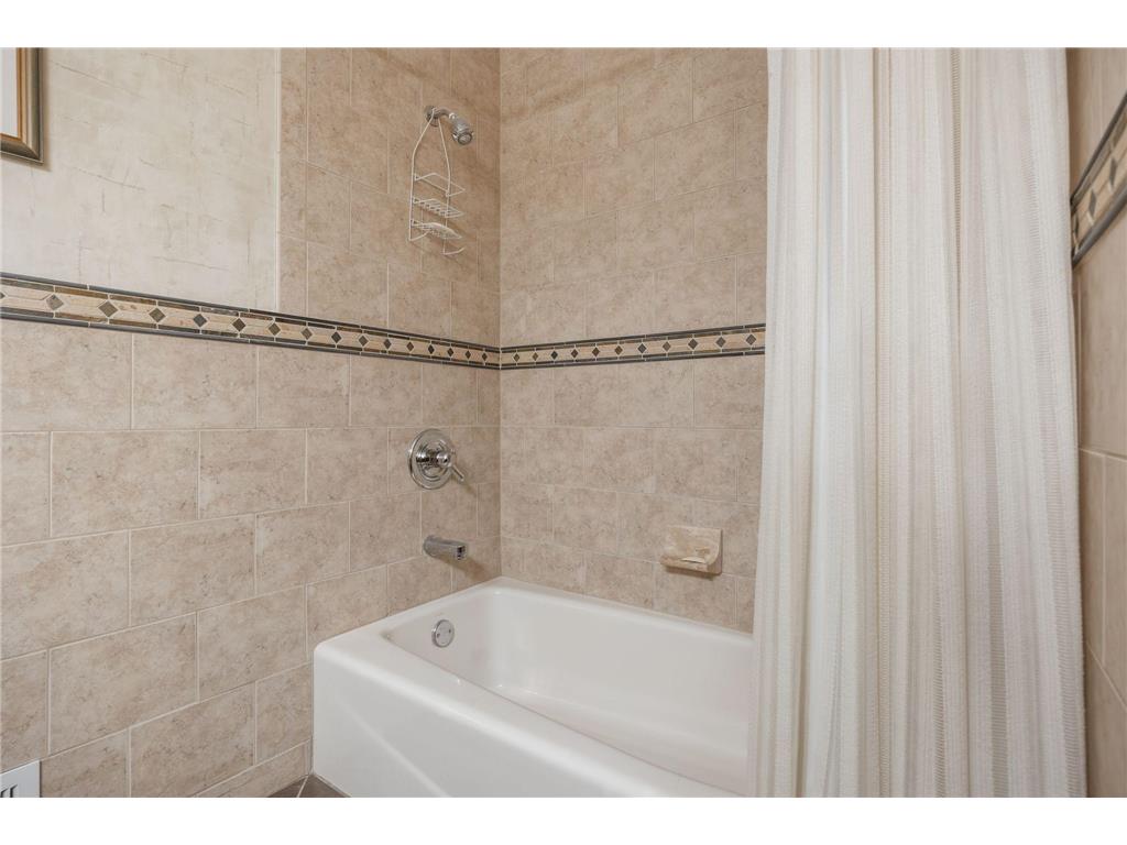 9512 Toledo Avenue S Bloomington MN 55437 7055434 image14