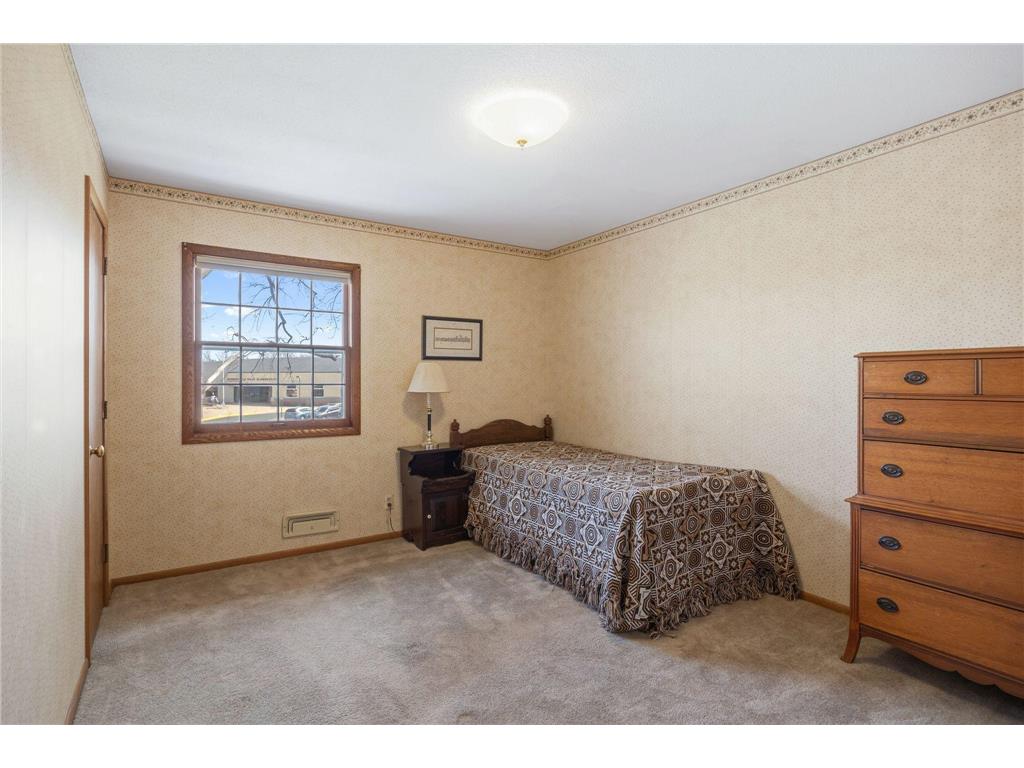 9512 Toledo Avenue S Bloomington MN 55437 7055434 image18