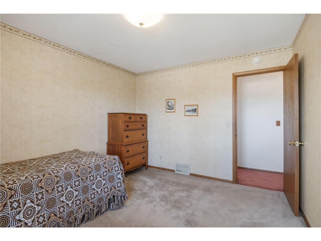 9512 Toledo Avenue S Bloomington MN 55437 7055434 image19