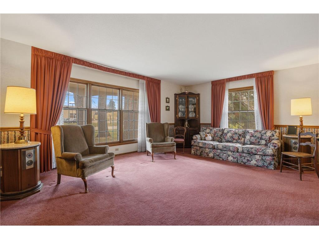9512 Toledo Avenue S Bloomington MN 55437 7055434 image2