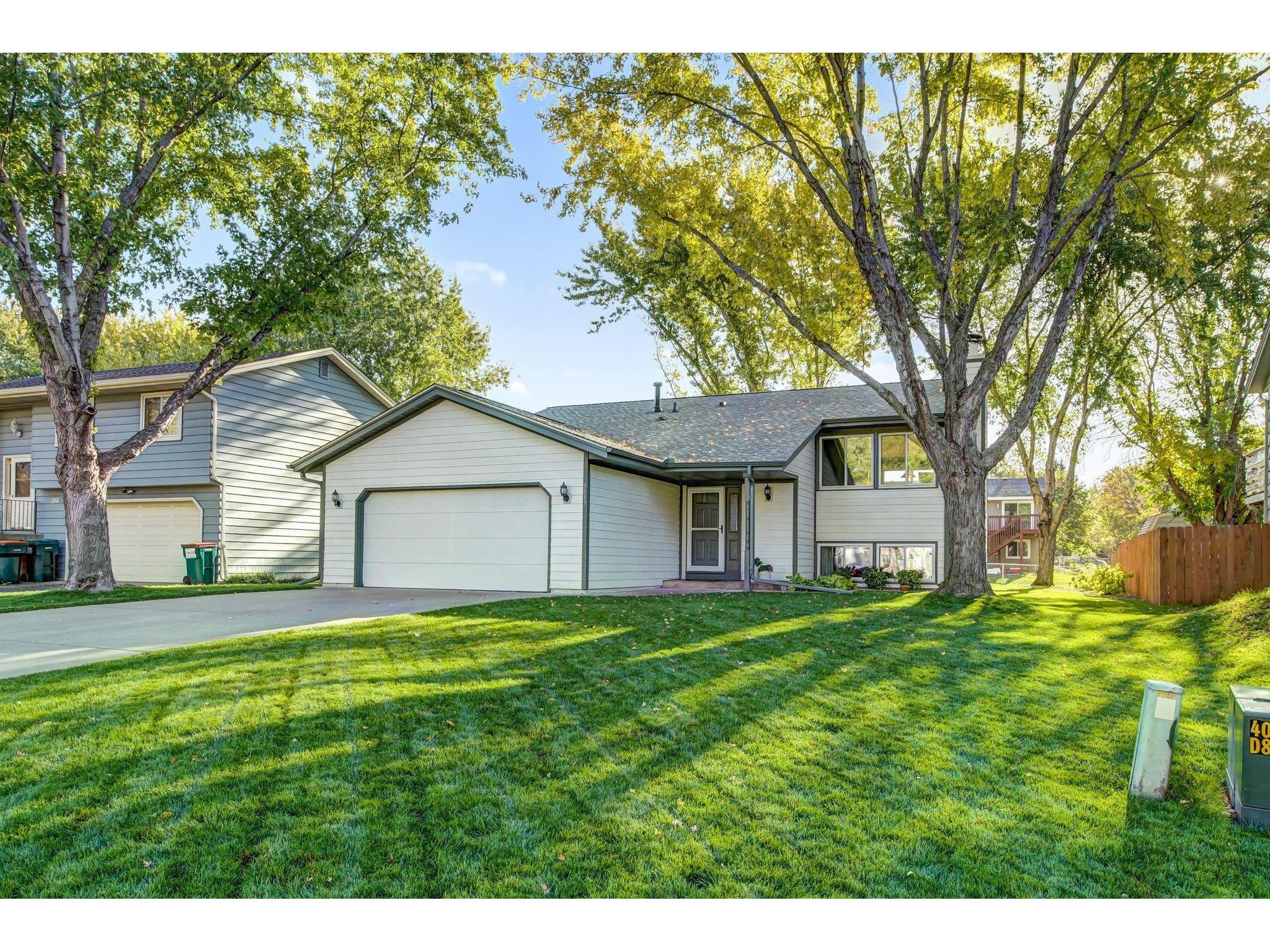 9517 Monroe Street NE Blaine MN 55434 6112730 image1
