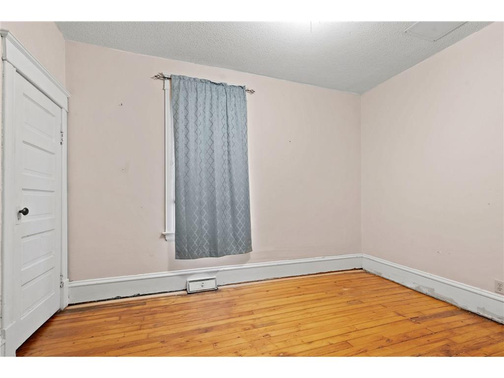 952 Western Avenue N Saint Paul MN 55117 7012739 image10