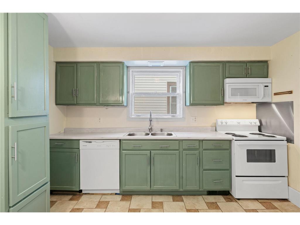 952 Western Avenue N Saint Paul MN 55117 7012739 image12