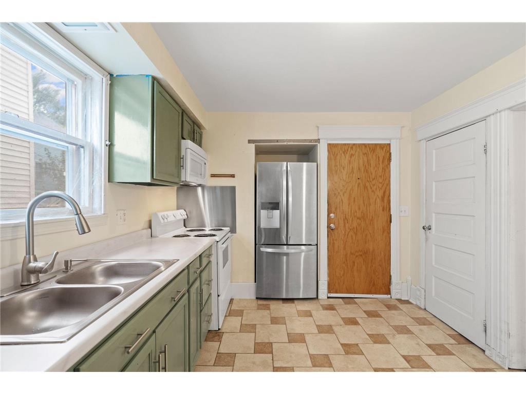 952 Western Avenue N Saint Paul MN 55117 7012739 image14