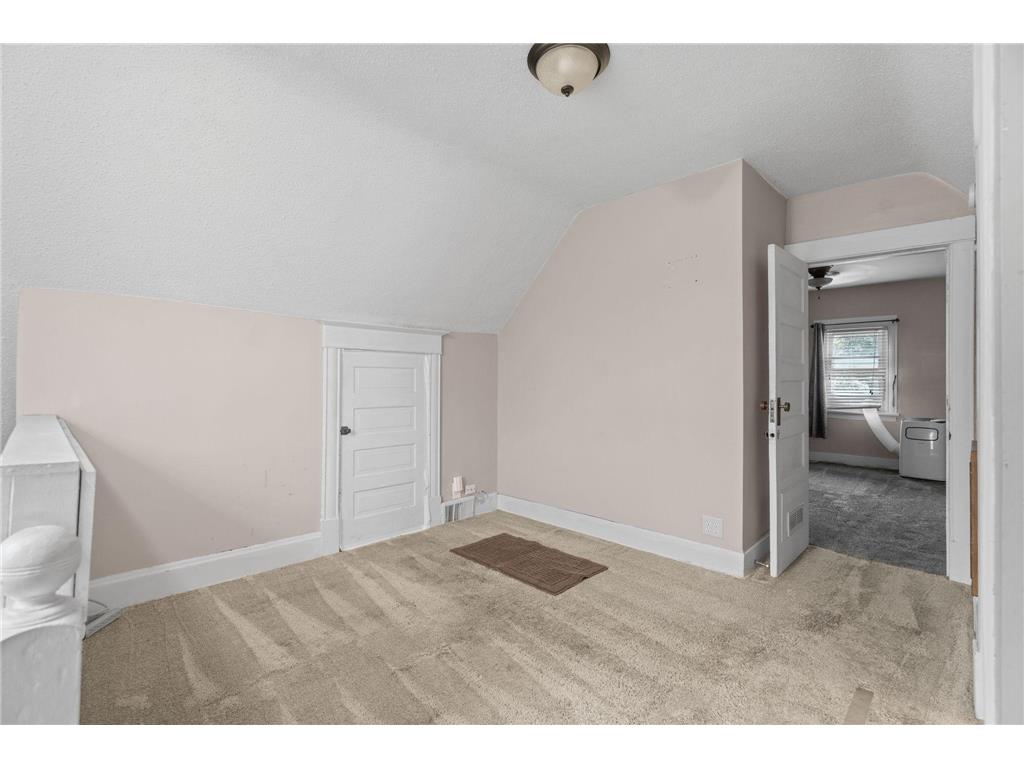 952 Western Avenue N Saint Paul MN 55117 7012739 image16