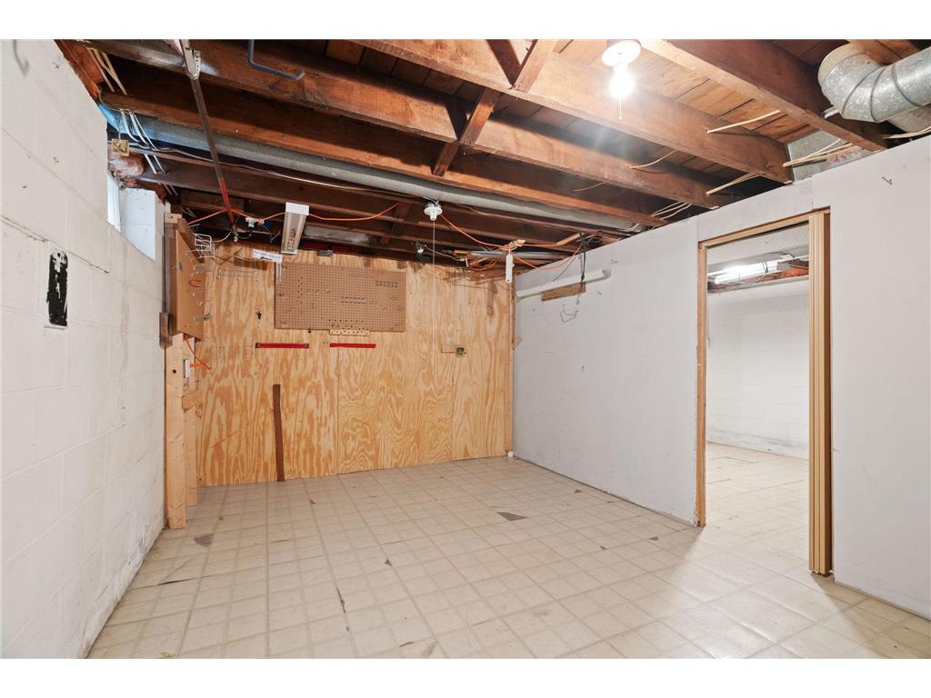 952 Western Avenue N Saint Paul MN 55117 7012739 image21