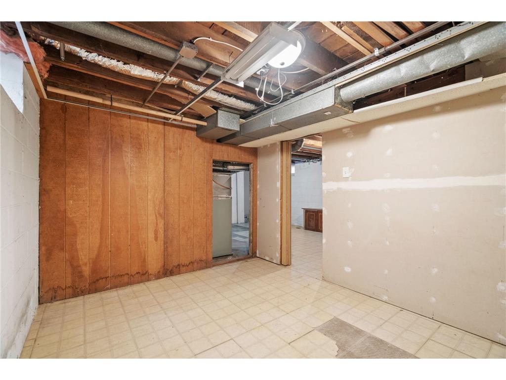 952 Western Avenue N Saint Paul MN 55117 7012739 image24