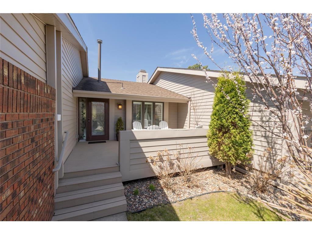 9528 Woodbridge Road Bloomington MN 55438 7058696 image1