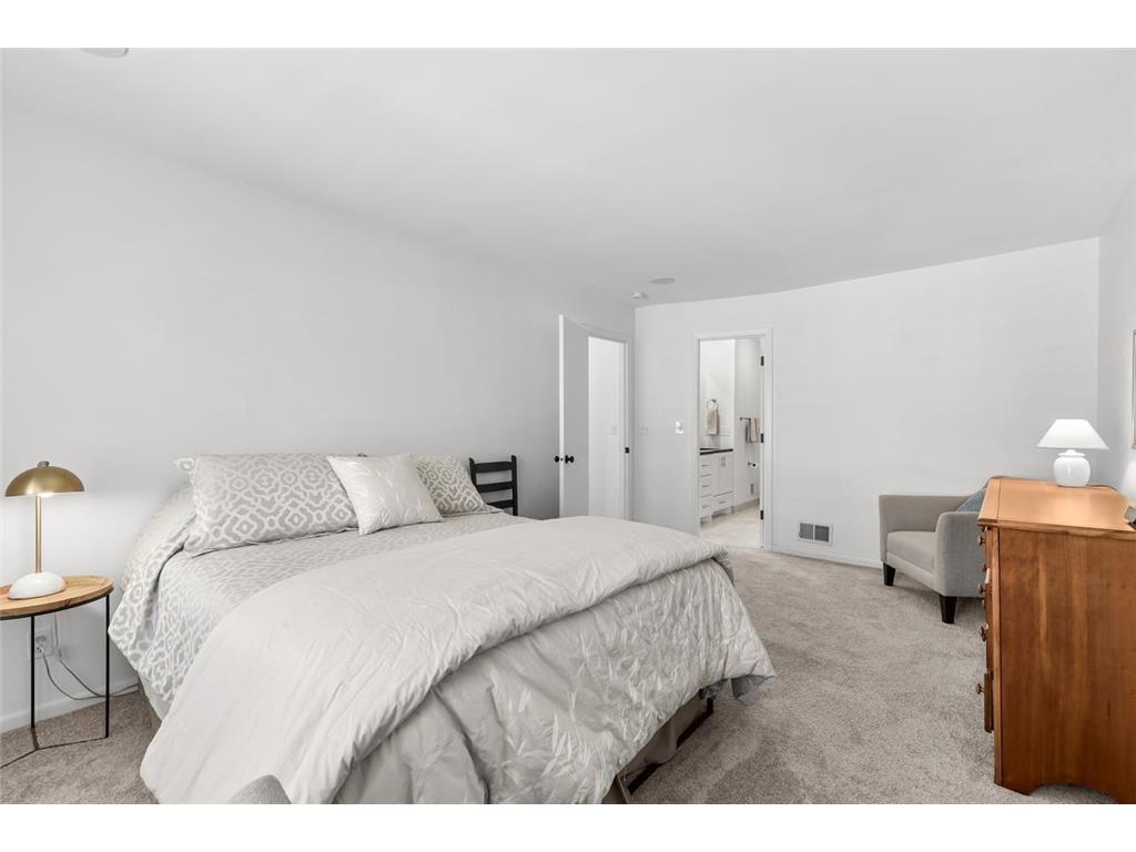 9528 Woodbridge Road Bloomington MN 55438 7058696 image19
