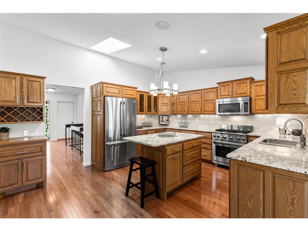 9528 Woodbridge Road Bloomington MN 55438 7058696 image3