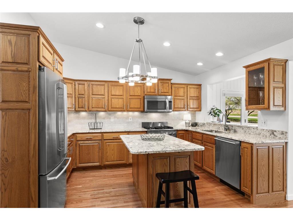 9528 Woodbridge Road Bloomington MN 55438 7058696 image4
