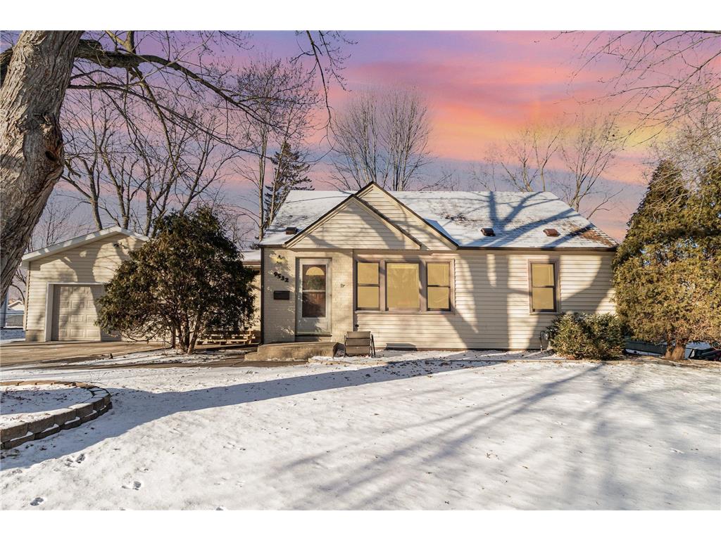 9532 Clinton Avenue S Bloomington MN 55420 6476915 image1