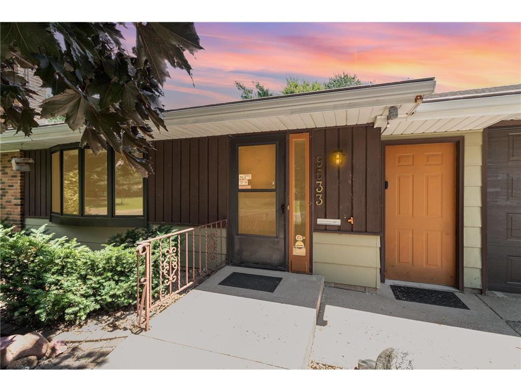 9533 Chicago Avenue S Bloomington MN 55420 6743939 image1