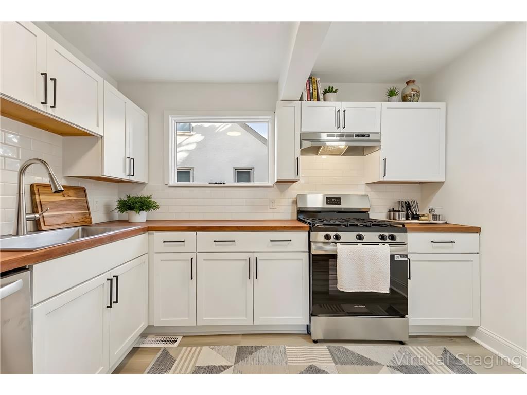 954 43rd Avenue NE Columbia Heights MN 55421 7002634 image4