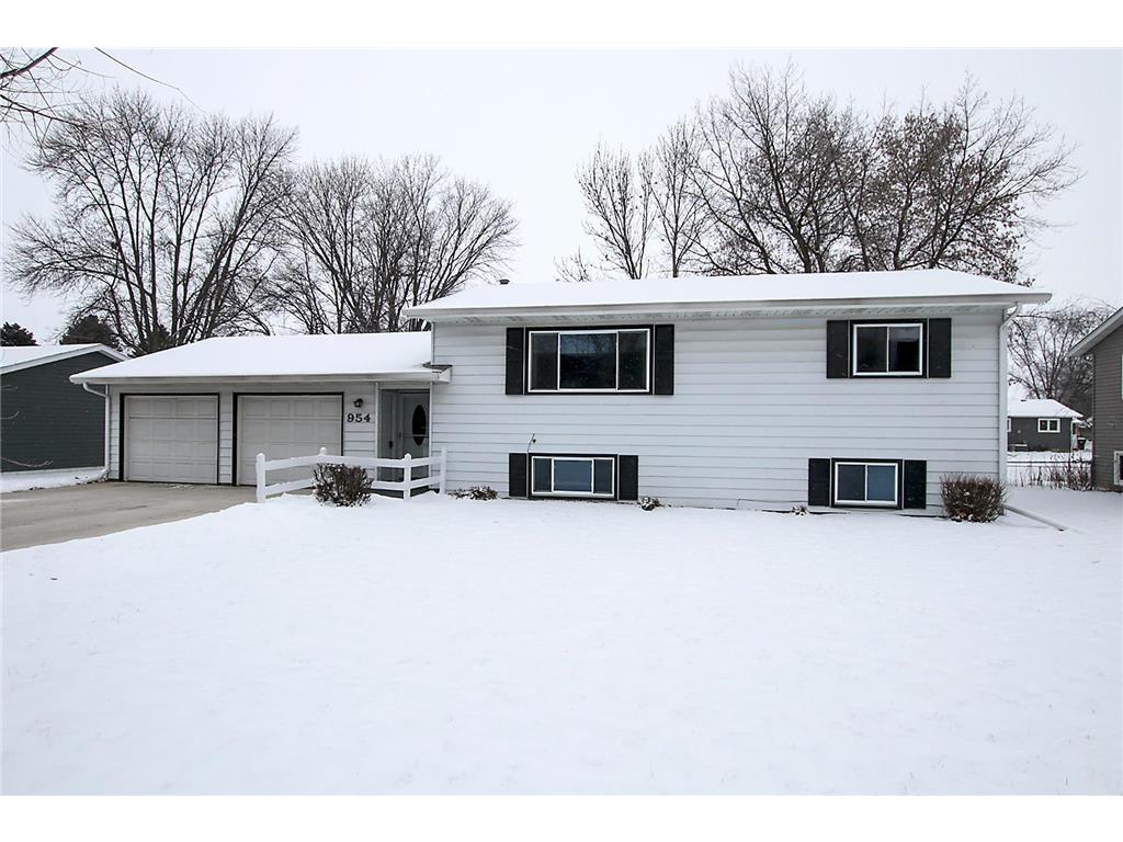 954 Merrill Street SW Hutchinson MN 55350 6474549 image1