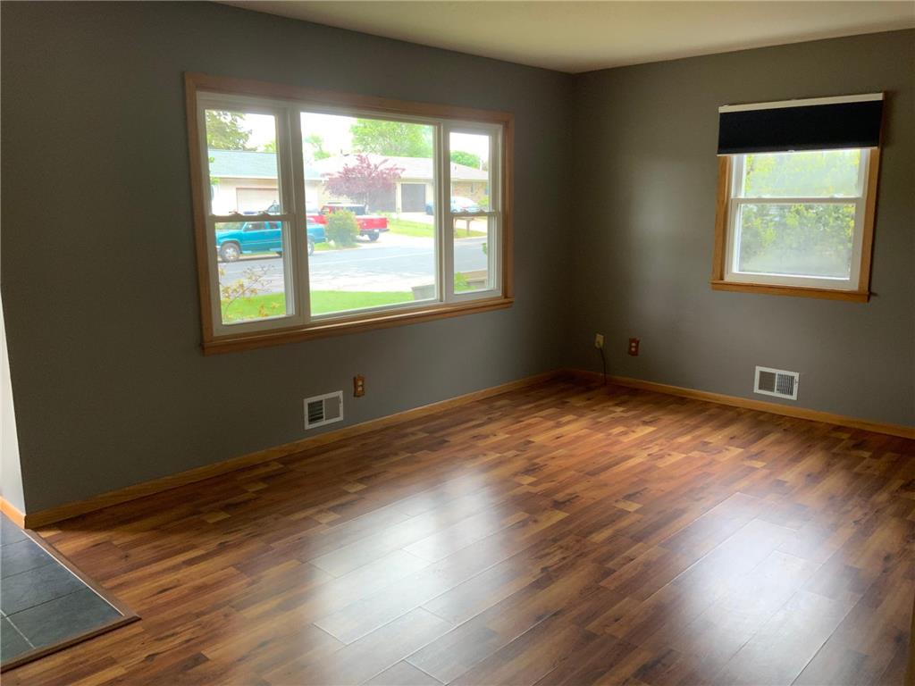 954 Miller Street S Shakopee MN 55379 7078828 image9