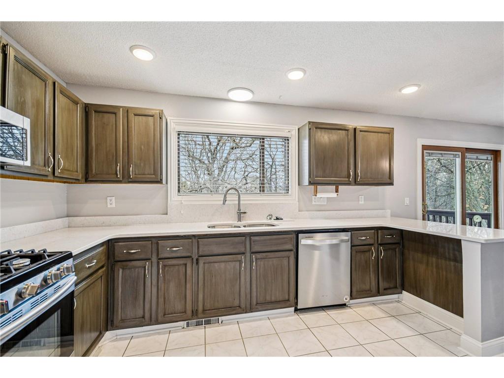 9545 Garrison Way Eden Prairie MN 55347 7013100 image16