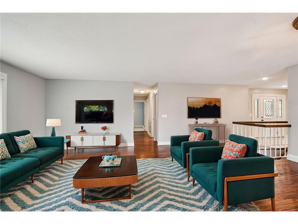 9545 Garrison Way Eden Prairie MN 55347 7013100 image2