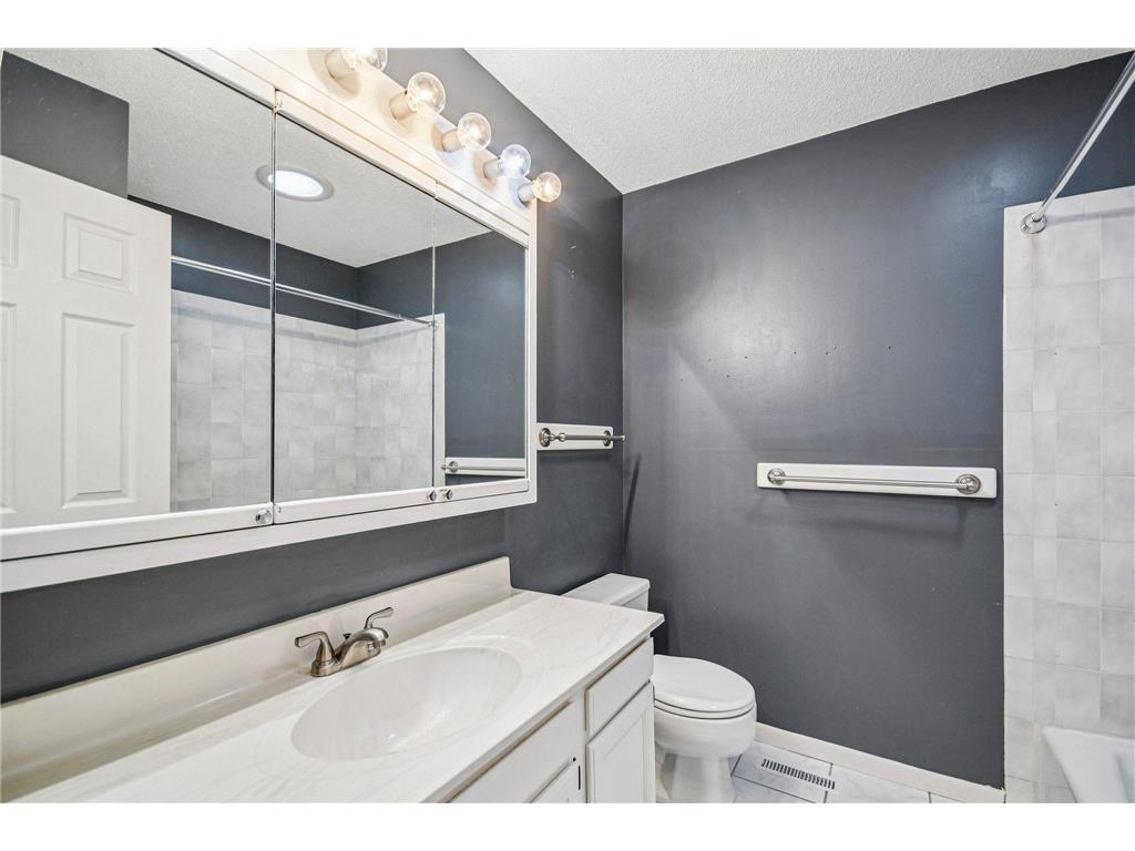 9545 Garrison Way Eden Prairie MN 55347 7013100 image22