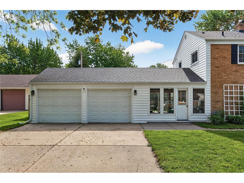 9548 Knox Avenue N Brooklyn Park MN 55444 7079913 image2