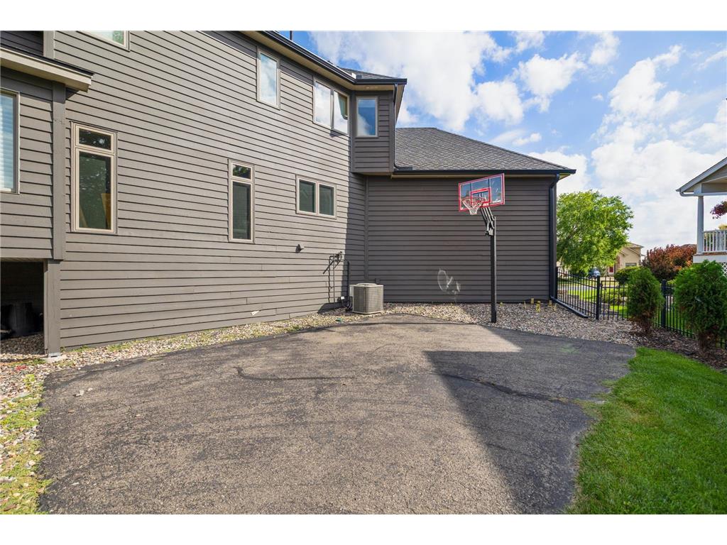 9548 Virginia Avenue S Bloomington MN 55438 7070111 image68