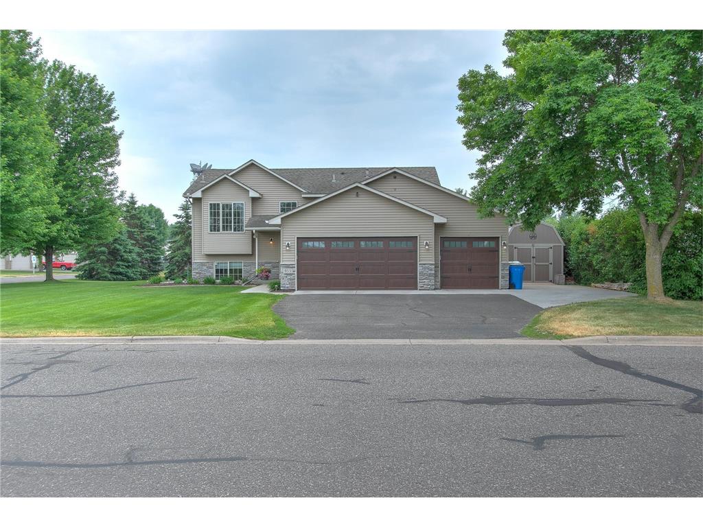 955 Joes Lake Road SE, Cambridge, MN, 55008 MLS 6380330 Edina Realty