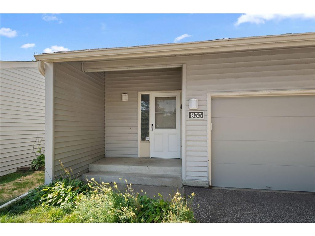 955 Monterey Court N Shoreview MN 55126 6787989 image1