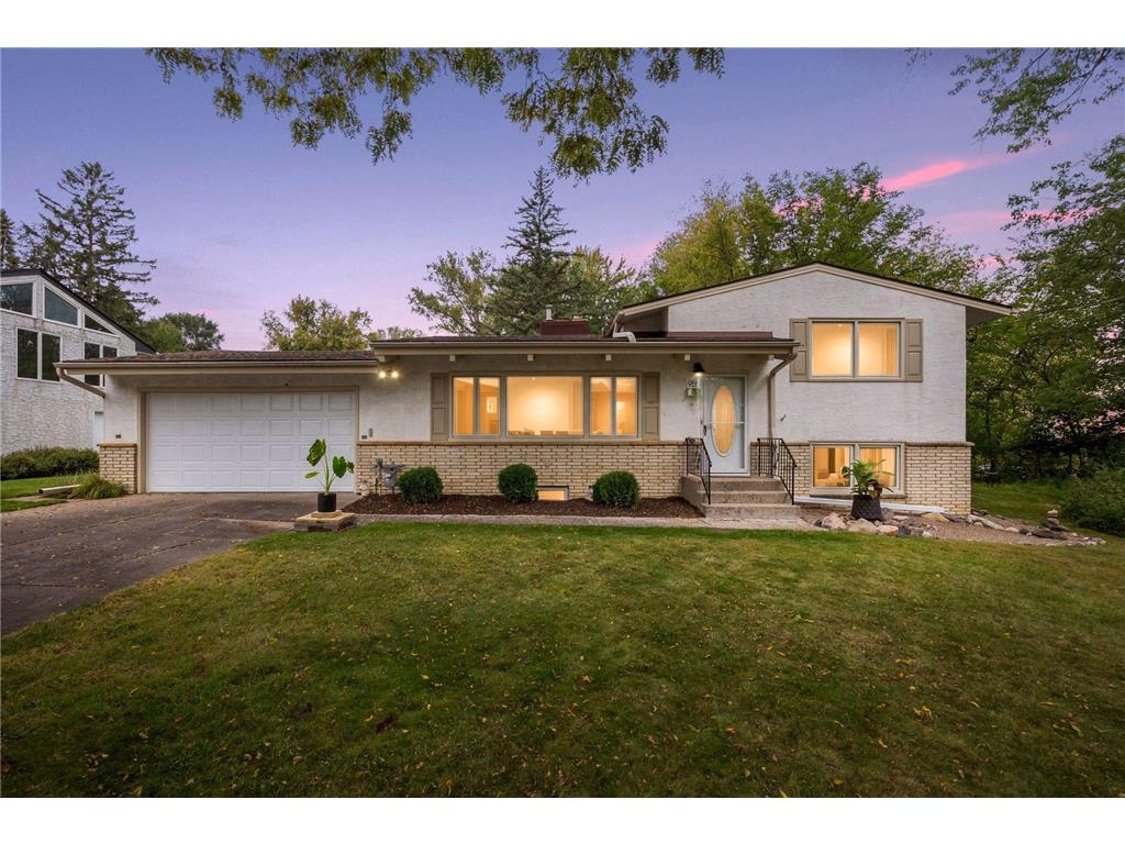 955 Woodhill Drive Roseville MN 55113 6749785 image1