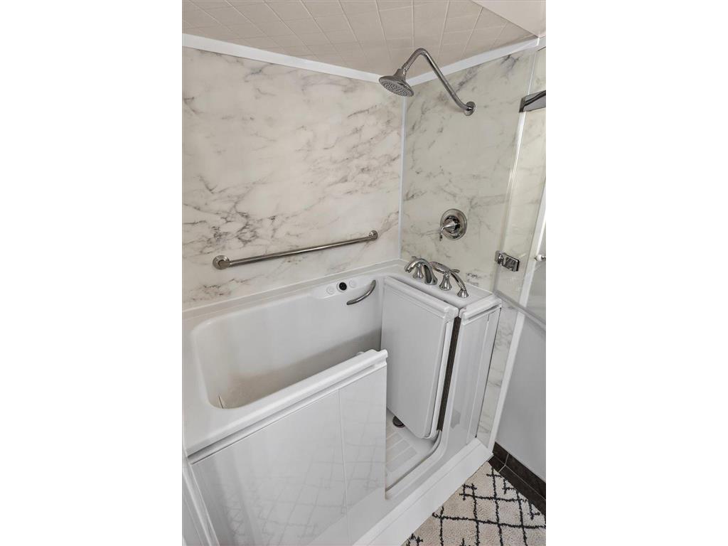 9550 Collegeview Road #218 Bloomington MN 55437 7040830 image17