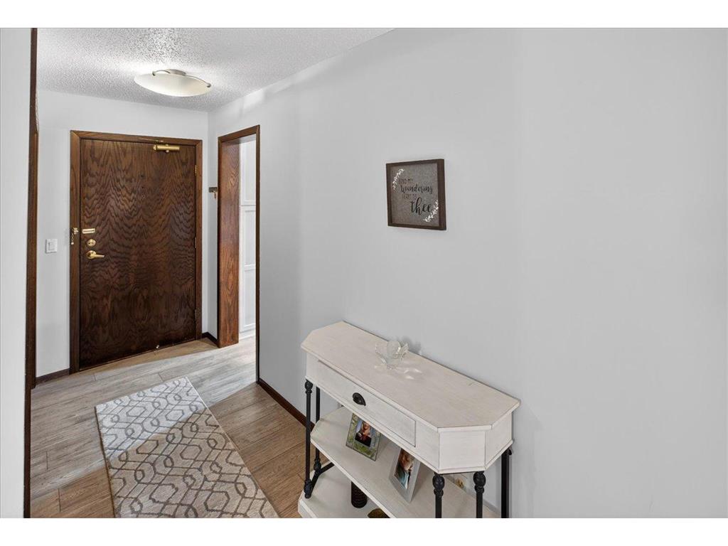 9550 Collegeview Road #218 Bloomington MN 55437 7040830 image2