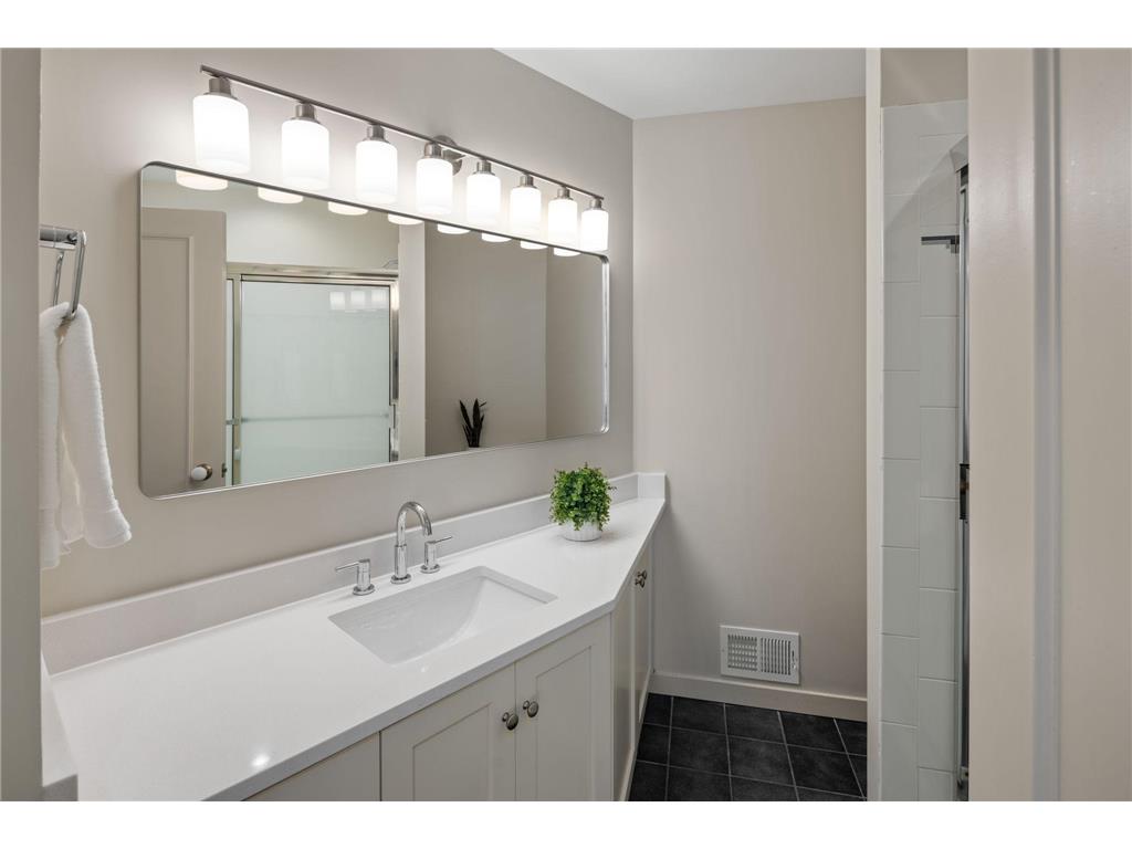 9550 Foxford Road Chanhassen MN 55317 - Riley 7063373 image41