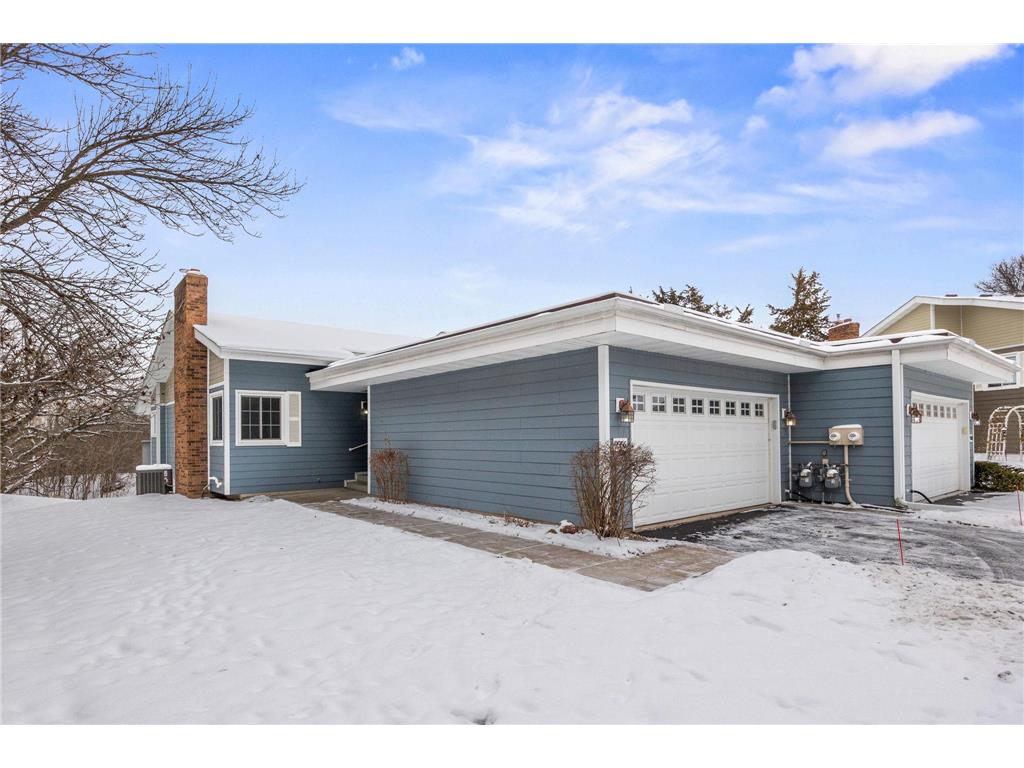 9556 Brighton Lane Eden Prairie MN 55347 6817539 image1