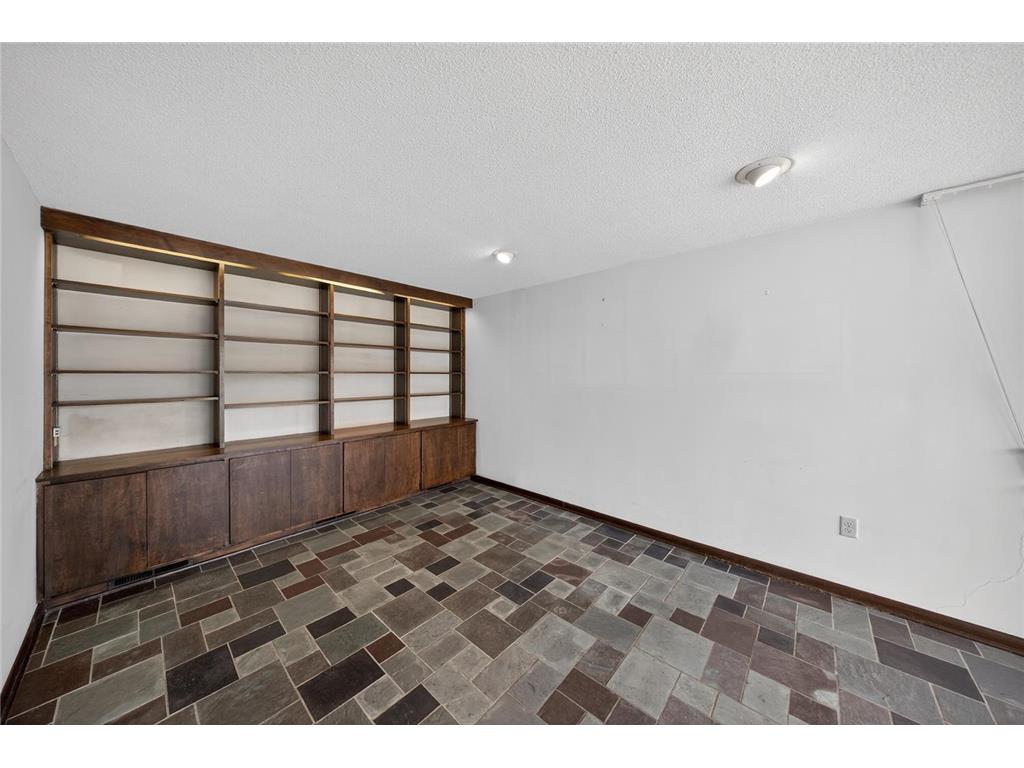 956 14th Avenue SW Rochester MN 55902 7008340 image9