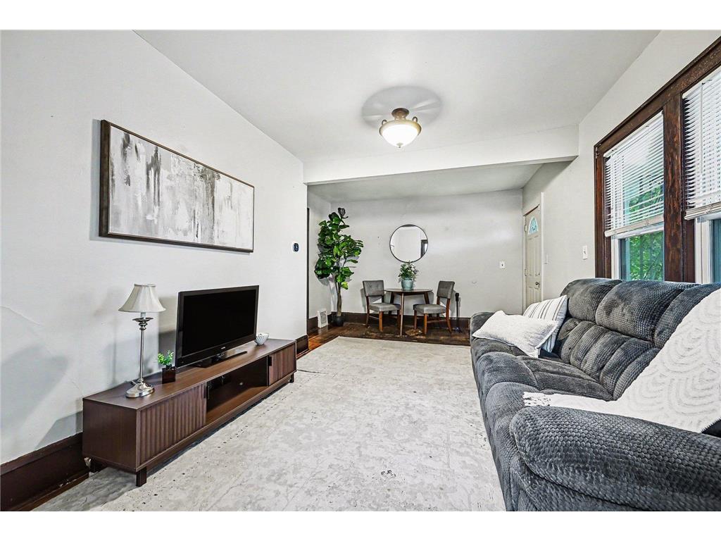 956 Juno Avenue Saint Paul MN 55102 7096648 image2