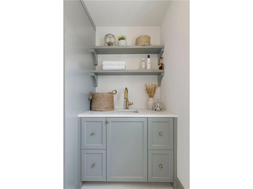 956 Mississippi River Boulevard S Saint Paul MN 55116 - Mississippi 6745648 image38