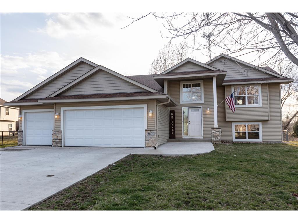 956 S Cedar Street Belle Plaine MN 56011 6517890 image1