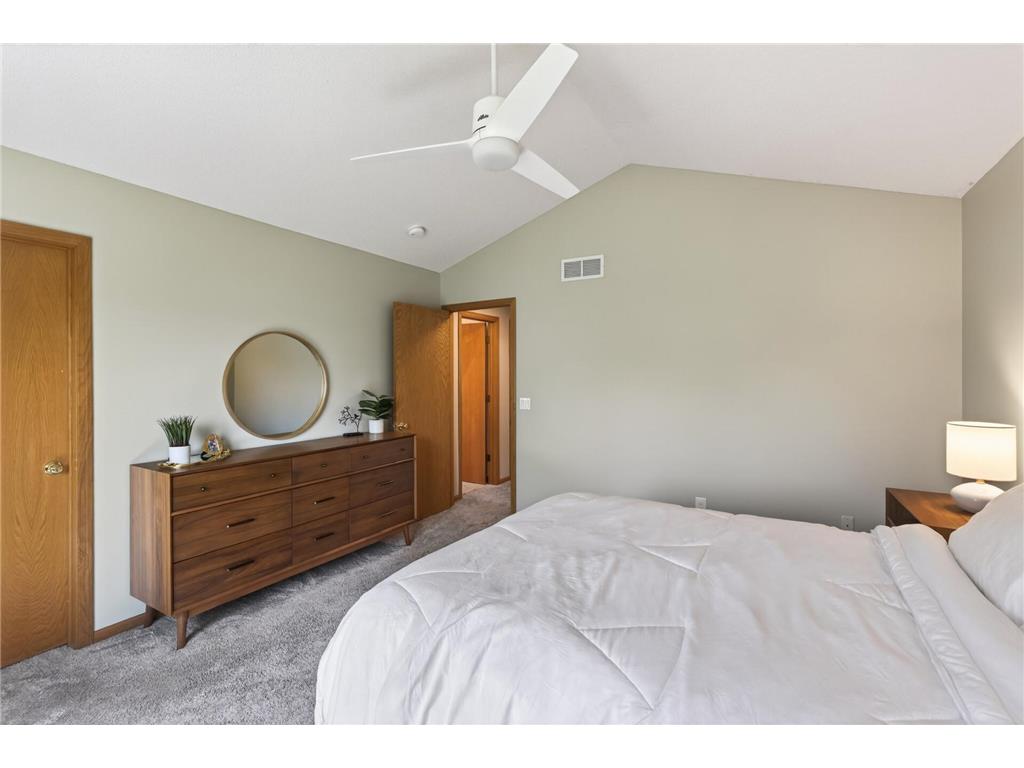 956 Trillium Court Eagan MN 55123 7066536 image26