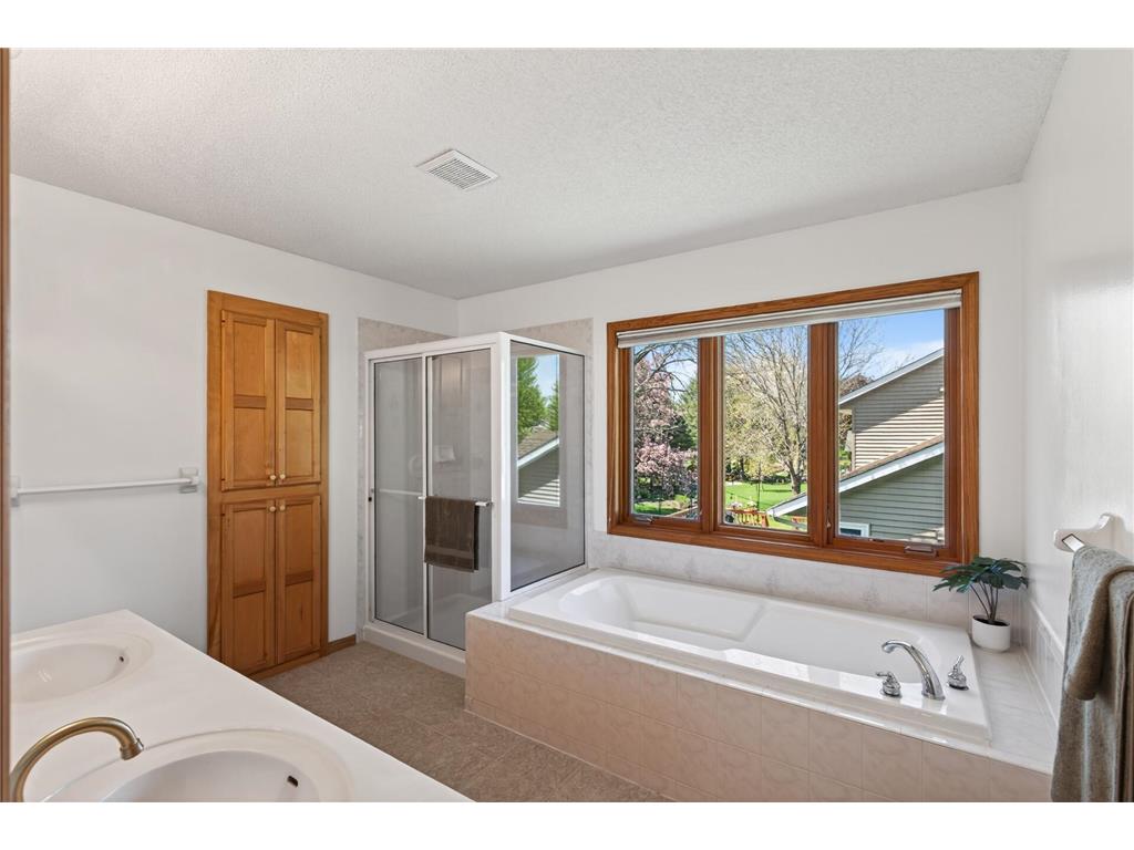 956 Trillium Court Eagan MN 55123 7066536 image28